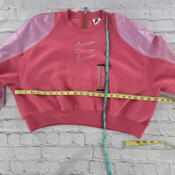 Nike Cropped Pink Swoosh graphic in front Sweatsirt Size M NWT - Picture 3 of 12